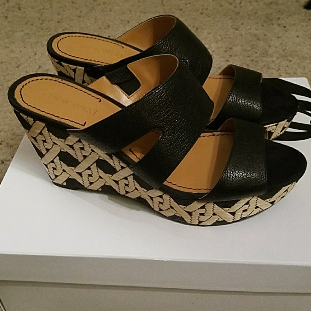 SOLD. Nine West platform sandal